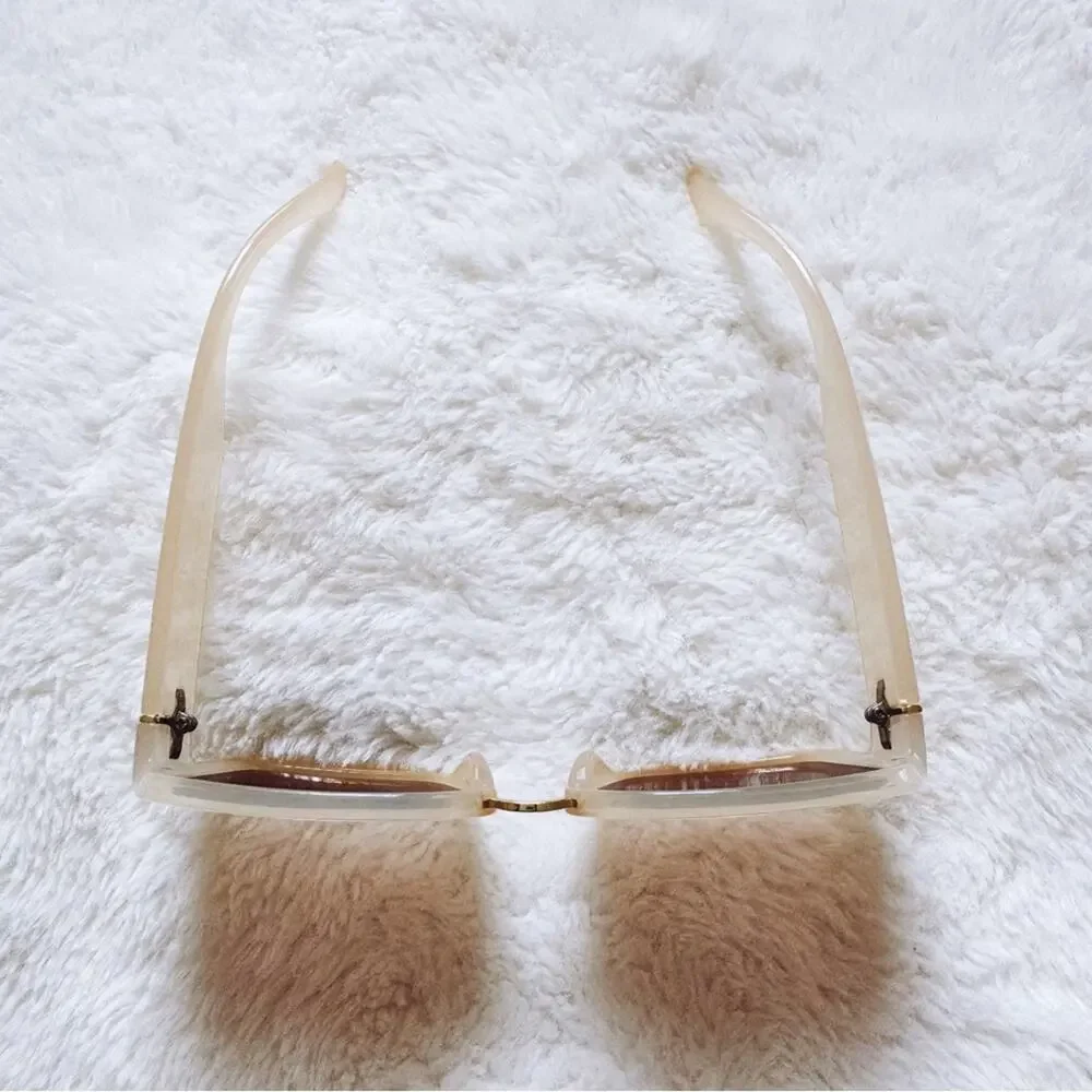 Layla Clear Beige Sleek Square Sunglasses